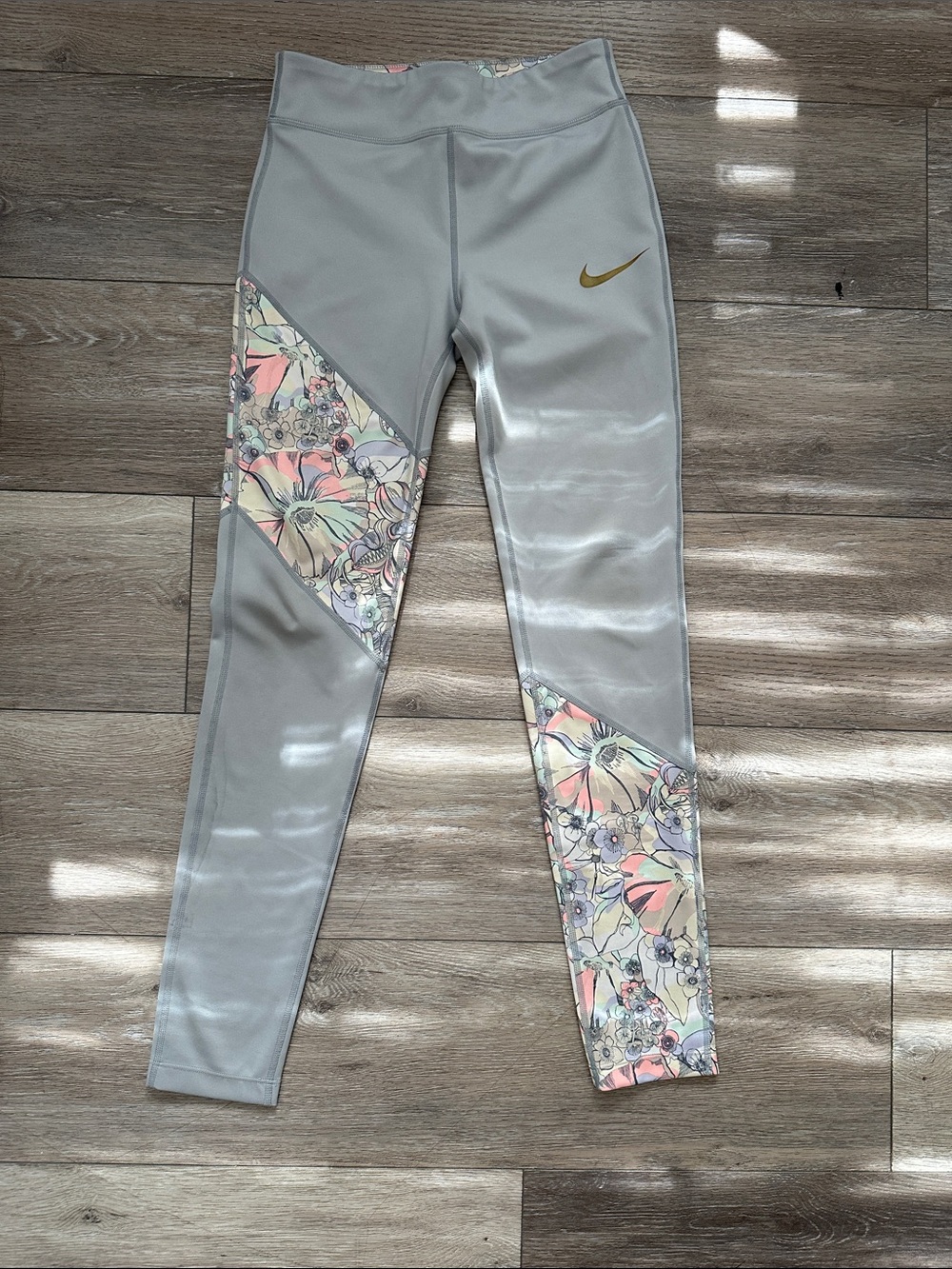 Nike Girls' Light Gray Leggings with Pastel Floral Panels
